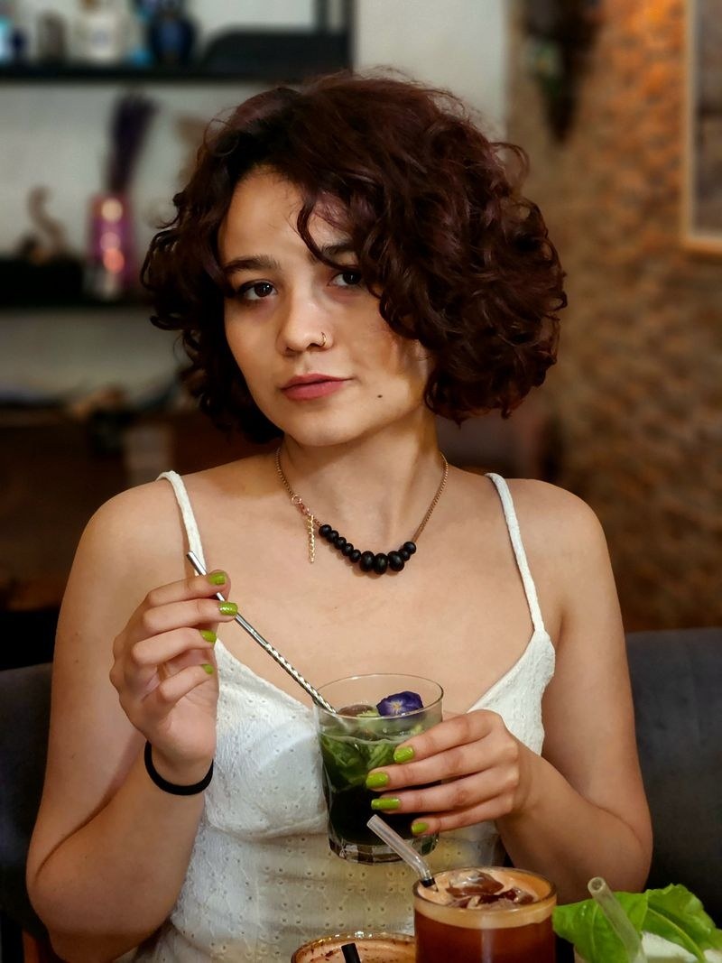 Rachel V.